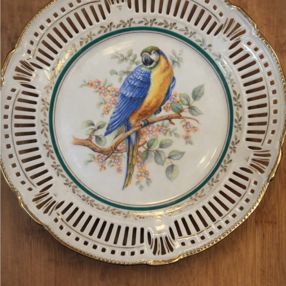 Vintage Bavaria Reticulated Porcelain Macaw Plate. Gold Gilt - Picture 2 of 2
